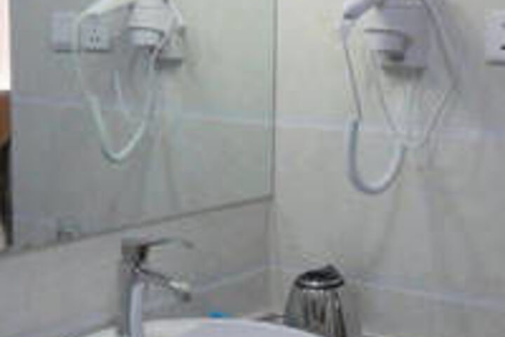 Room 10 of 62