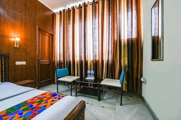 Room 6 of 15