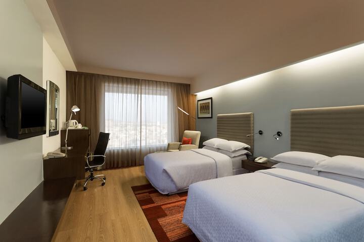 Room 16 of 42