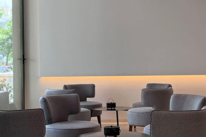 Entrance & Lobby