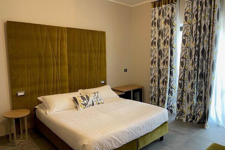 Room 10 of 49