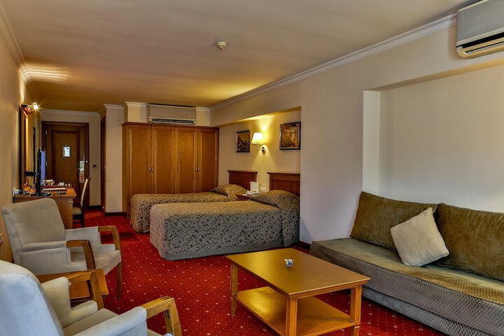 Room 7 of 47