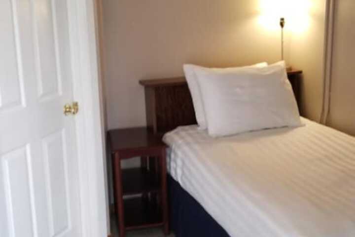 Room 21 of 43