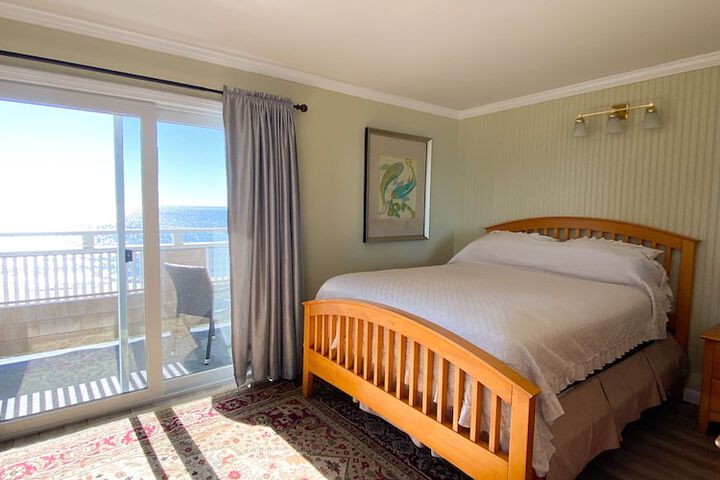 Room 76 of 230