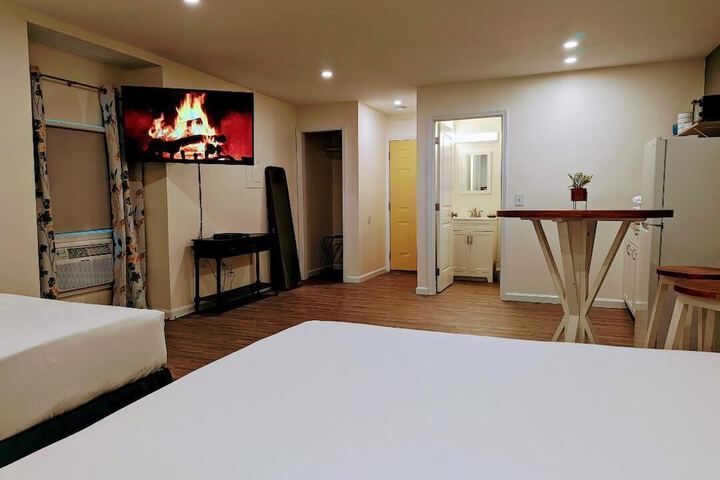 Room 7 of 25