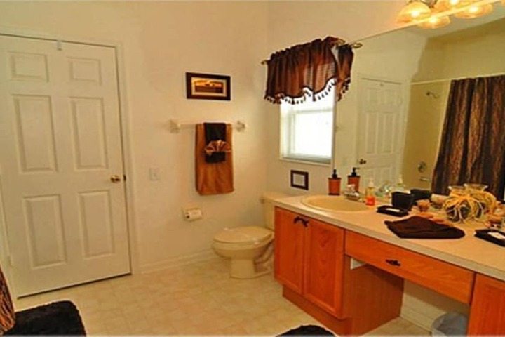 Room 7 of 25
