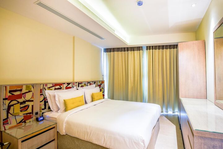 Room 52 of 99