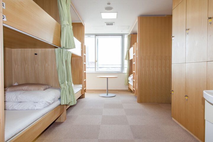 Room 9 of 42