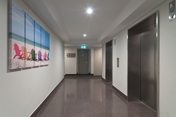 Ballroom/Hall 89 of 105