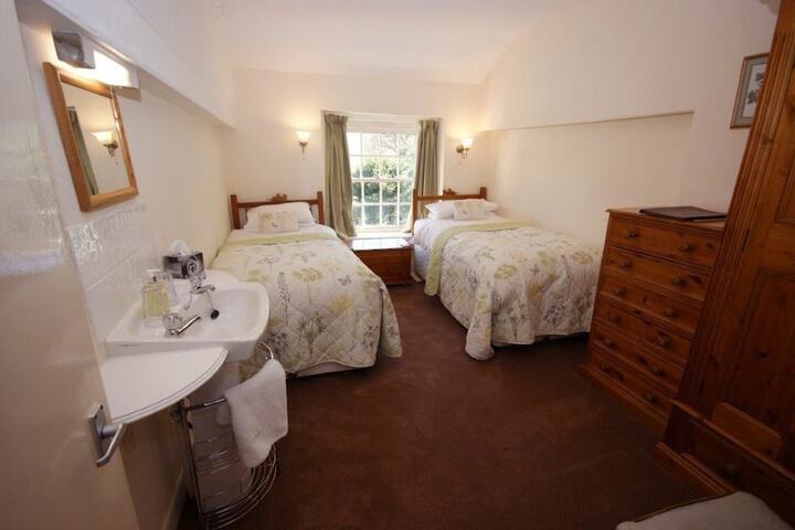 Room 2 of 30