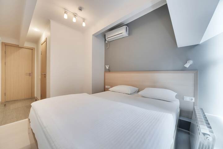 Room 3 of 22