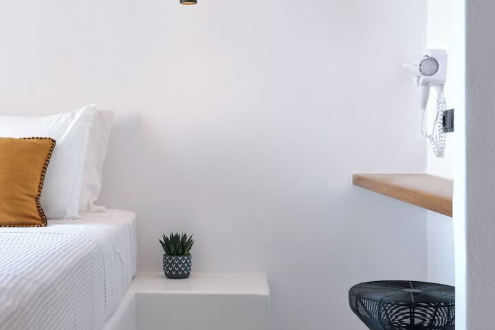 Room 11 of 35
