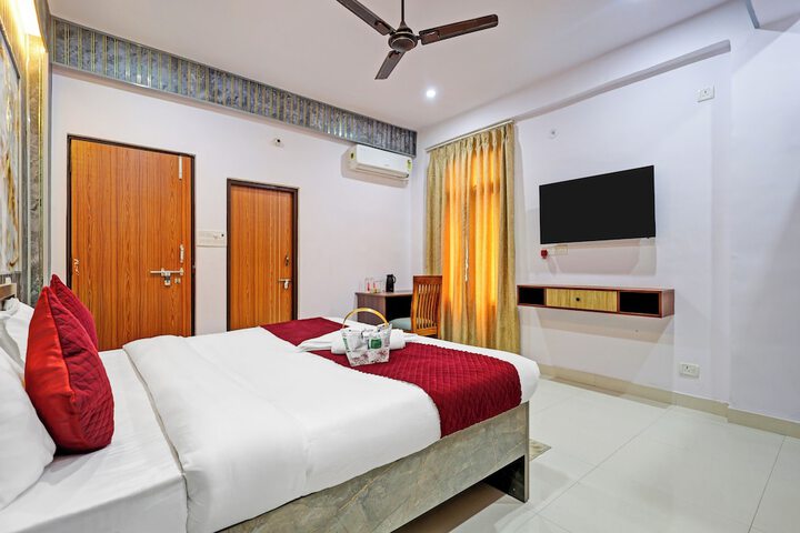 Room 10 of 32
