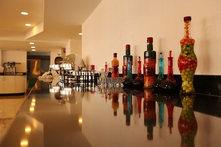 Dining 10 of 16