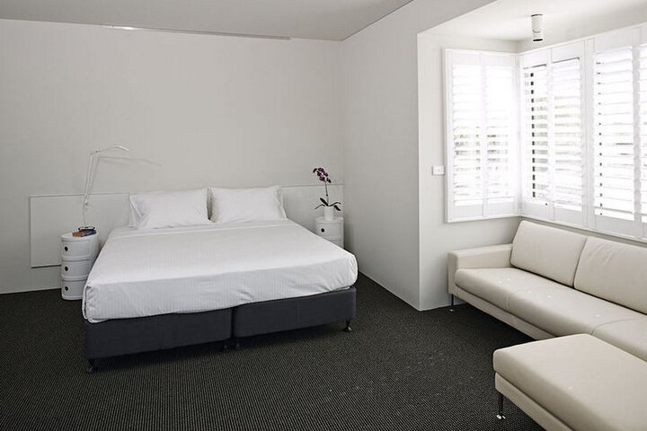Room 6 of 48