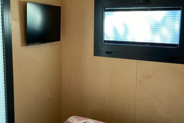 Room 7 of 34