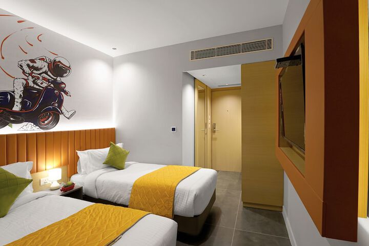 Room 10 of 24