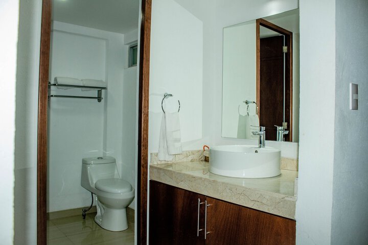 Room 10 of 27