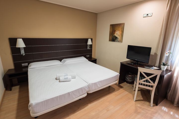 Room 3 of 34