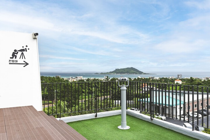 Terrace/Patio 107 of 110