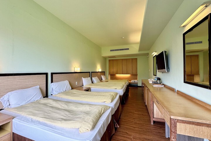 Room 4 of 31