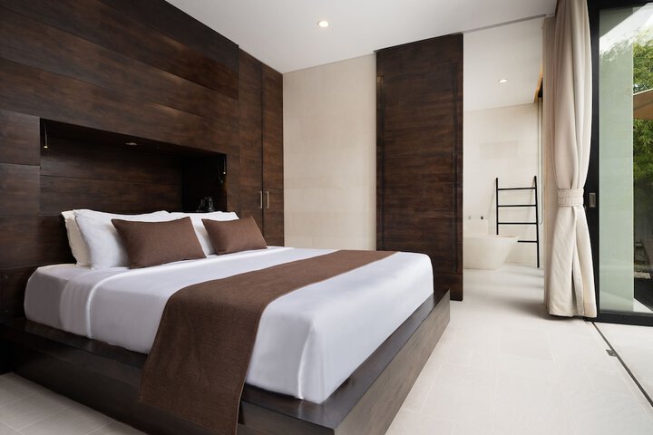 Room 7 of 54