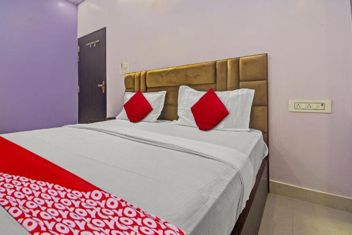 Hotel O Hotel Krishna Palace