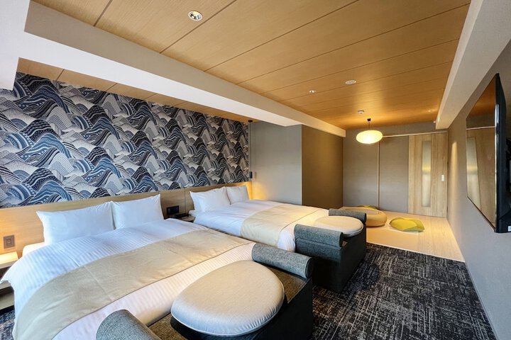 Room 6 of 74
