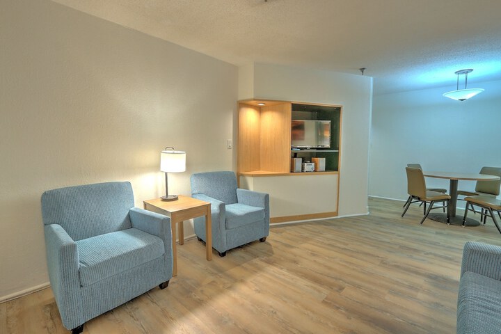 Room 16 of 23