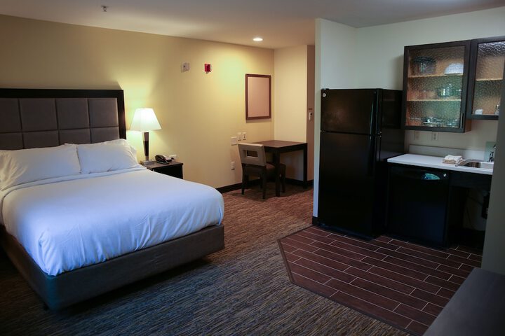 1 Queen Bed Studio Suite (7 of 21)