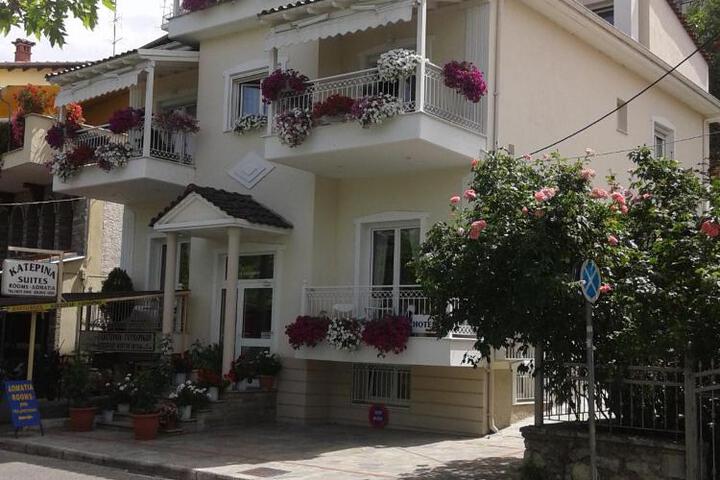 Paraliako Κaterina Lakefront - Biker Friendly Hotel