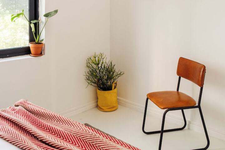 Room 6 of 35