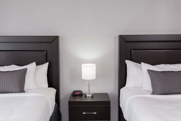 2 Double Beds (4 of 12)