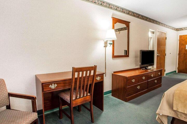 1 King Bed Mobility Accessible (7 of 7)