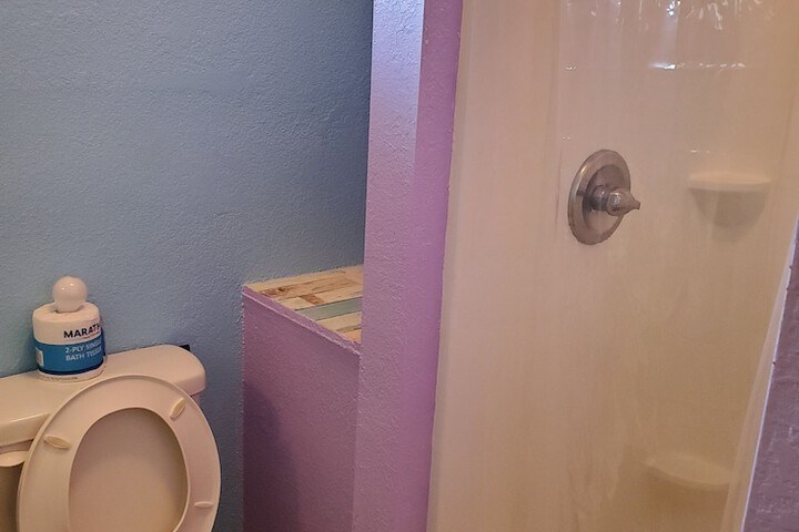 Room 176 of 222