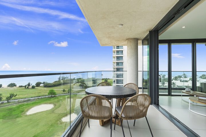 Terrace/Patio 989 of 1000