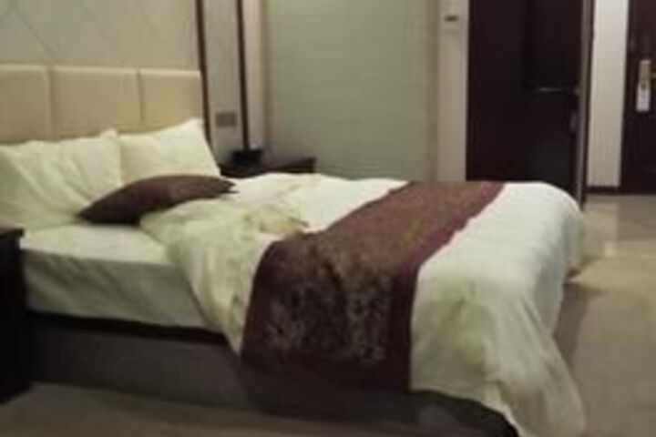Room 20 of 33