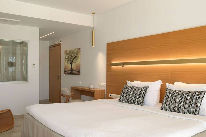 Room 10 of 160
