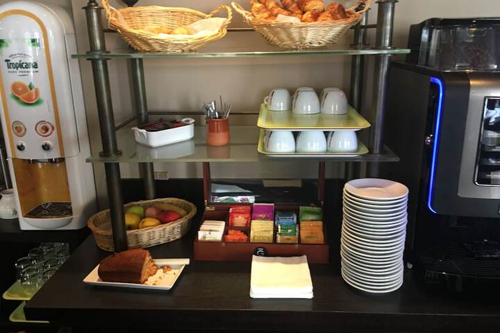Breakfast/Coffee Service 57 of 86