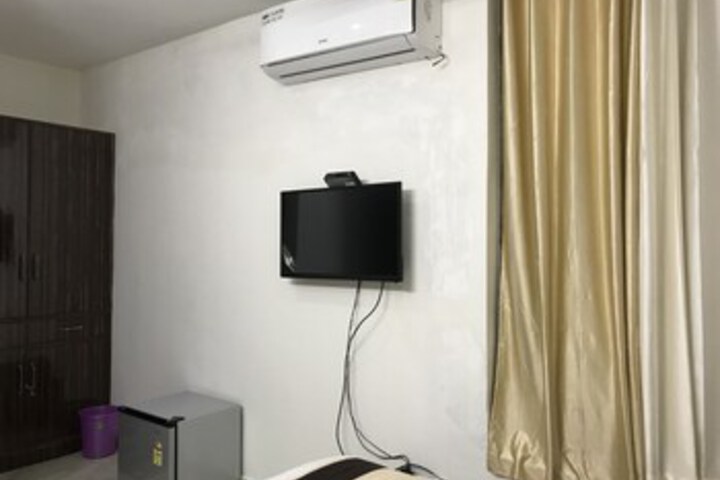 Room 19 of 27