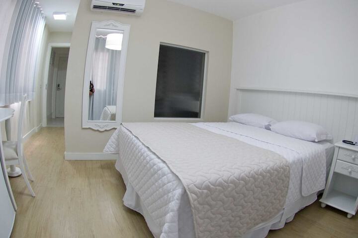 Room 12 of 38