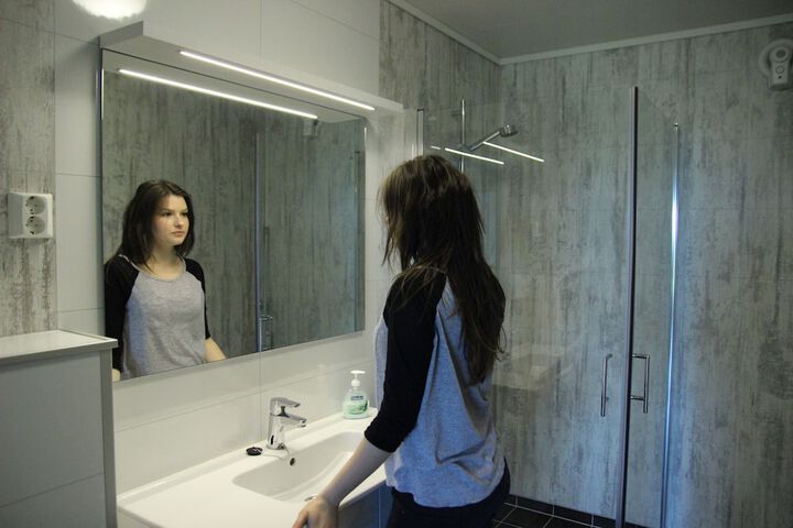 Room 10 of 12
