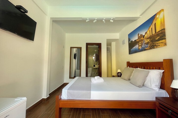 Room 6 of 144