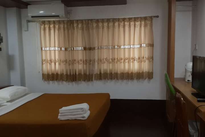 Room 14 of 51