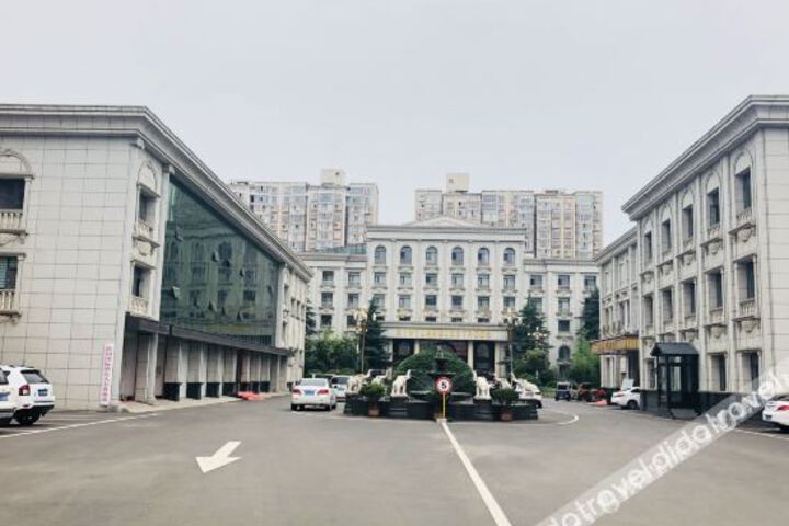 Yiyang Xinyuan Hotel