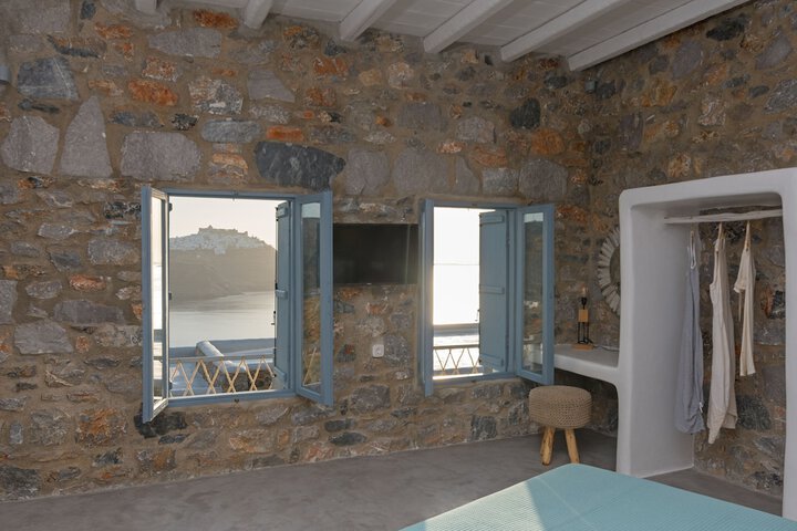 Room 4 of 66