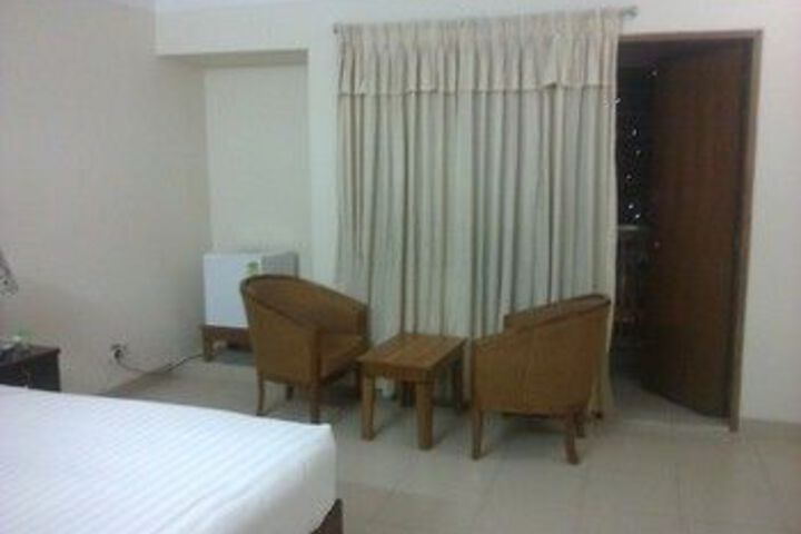 Room 7 of 17