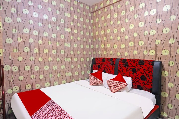 Room 18 of 23