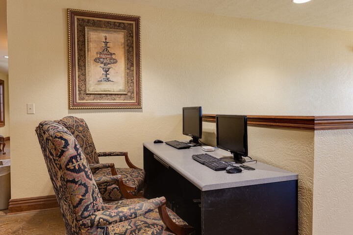 Business Center 157 of 167