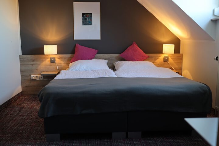 Room 2 of 23